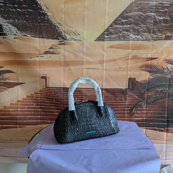 New Women's Black Crocodile-Embossed Leather Handbag - Picture 4 of 13